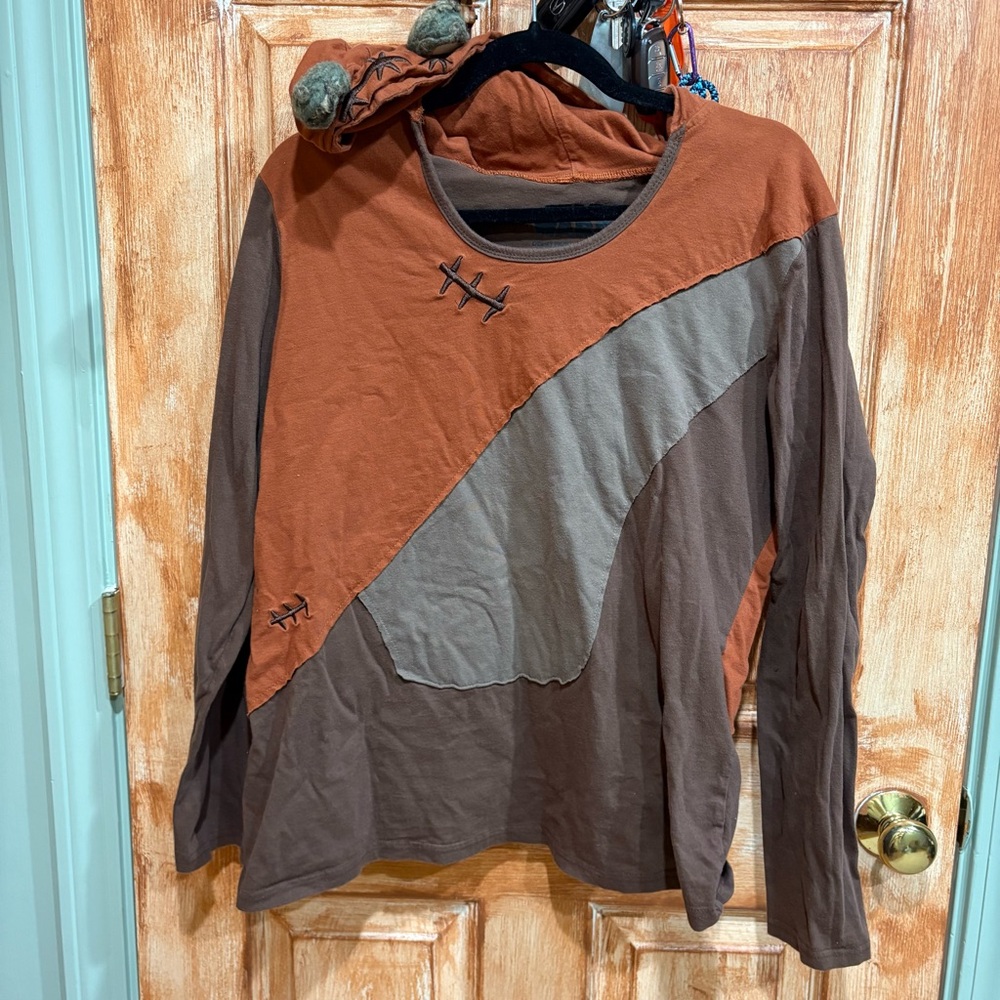 Her Universe XXL Star Wars Ewok Long Sleeve Hooded T-Shirt